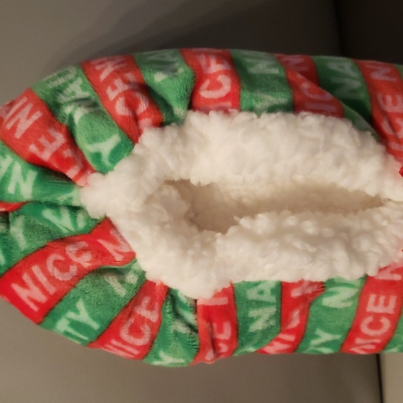 Soft Fuzzy lined Naughty Nice Babba Slippers Ladies shoe size 7-9 1/2 NWT - Picture 3 of 6